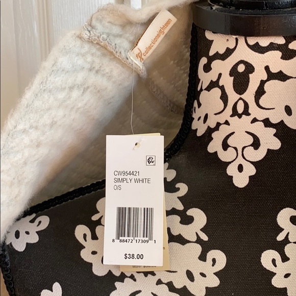 NWT Collection 18 Soft and Cozy Infinity Scarf - Picture 5 of 8